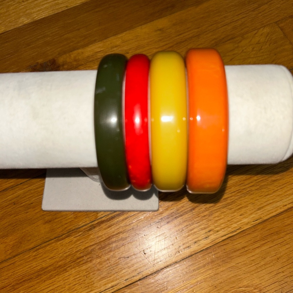 Vintage Bakelite Bangle Bracelet Set - Picture 3 of 3